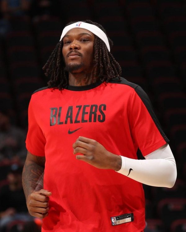 点点赢 首节还剩7分钟时罗威替补登场，此前为杨瀚森出场时间